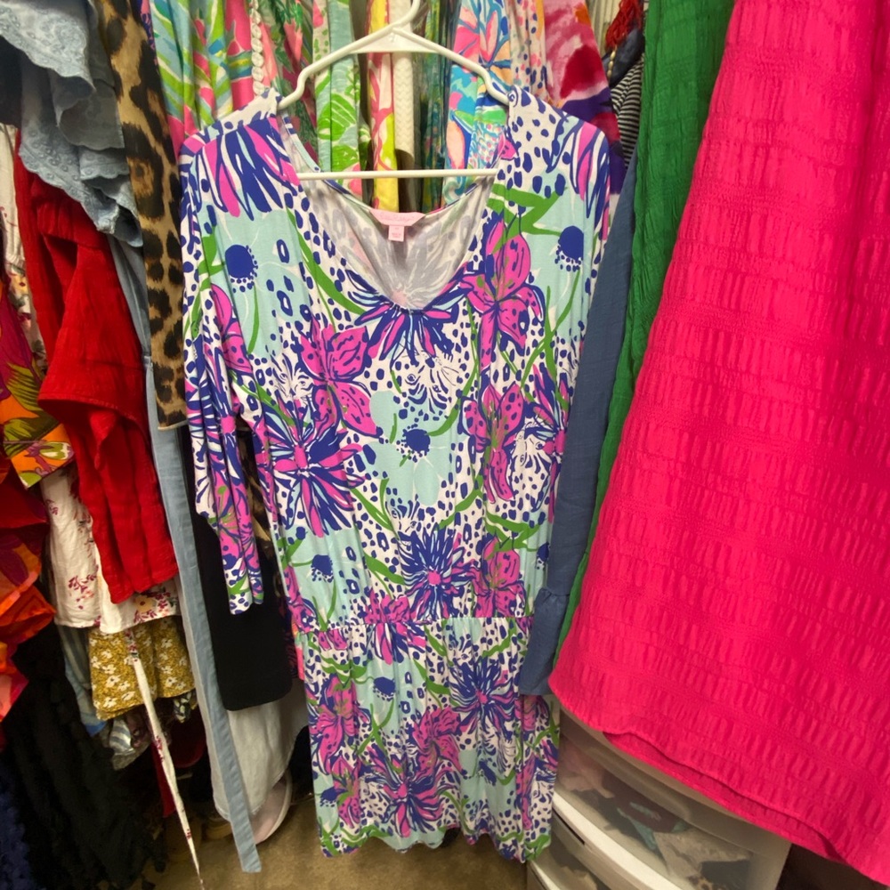 Lilly Pulitzer dress size medium.